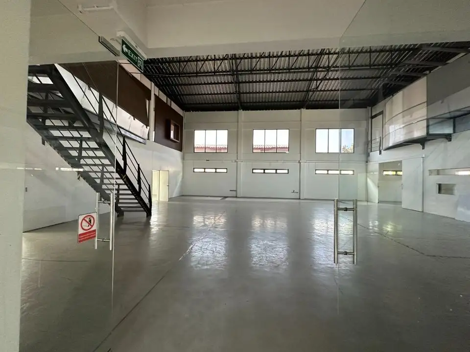 ขายโกดัง พร้อมออฟฟิศสำนักงาน4ชั้นใกล้BTS ปุณณวิถี ที่จอดรถ 12 คัน ซอยสุขุมวิท 101